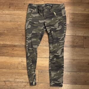 Express Camouflage Skinny Pants with Zipper Details